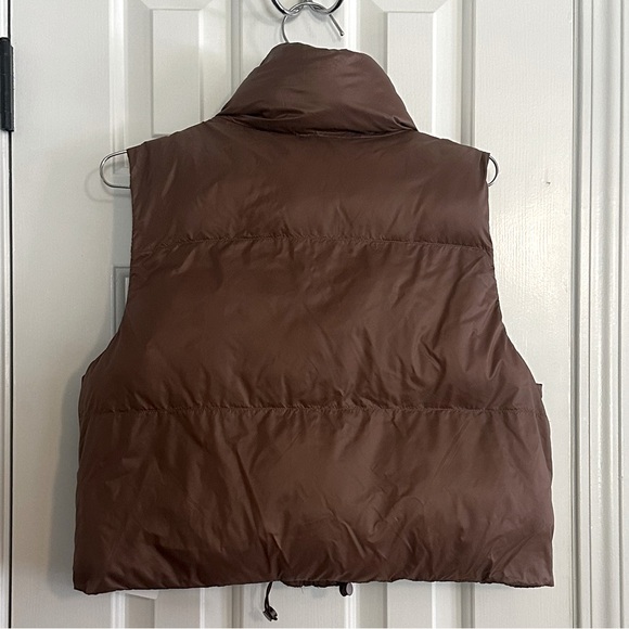NWT- Women’s Lightweight Sleeveless Cropped Puffer Vest, medium, brown - Picture 7 of 9